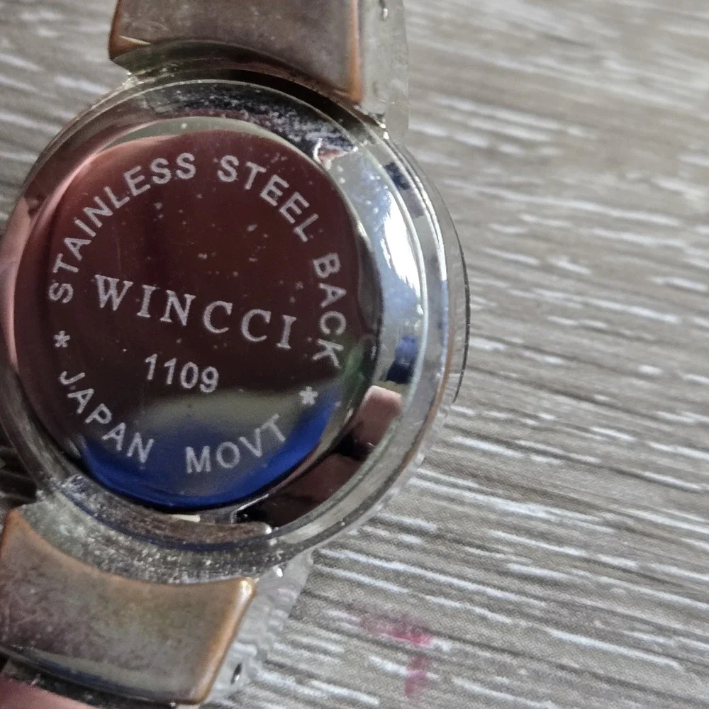 WINCCI Women's Bangle Quartz Watch Japan Movement Silver Tone Black Bezel